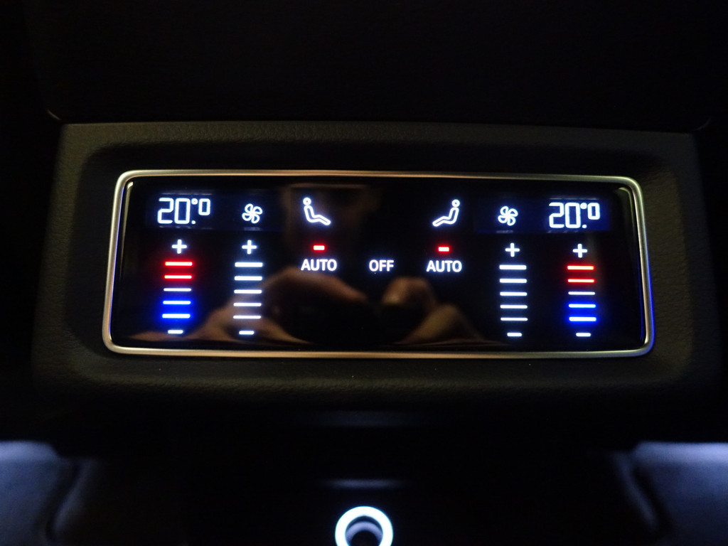 
Audi e-tron 55 quattro S Competition Edition 95 kWh Panodak, Bang Olufsen, 360 Camera, Sfeerverlichting, Xenon led matrix vol									