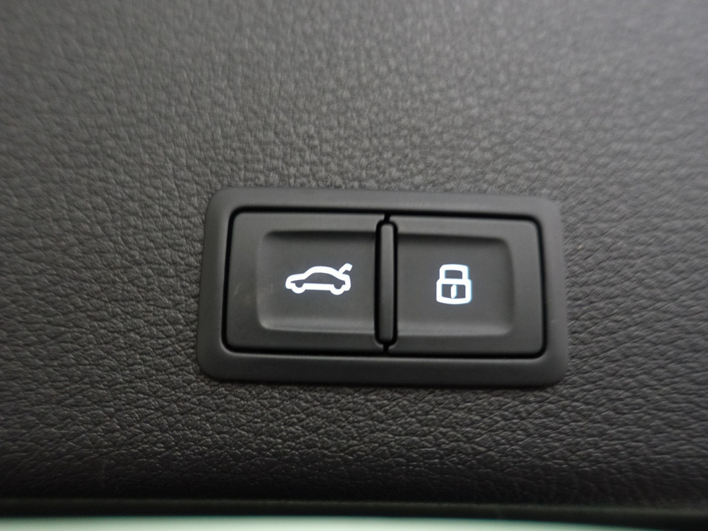 
Audi e-tron 55 quattro S Competition Edition 95 kWh Panodak, Bang Olufsen, 360 Camera, Sfeerverlichting, Xenon led matrix vol									