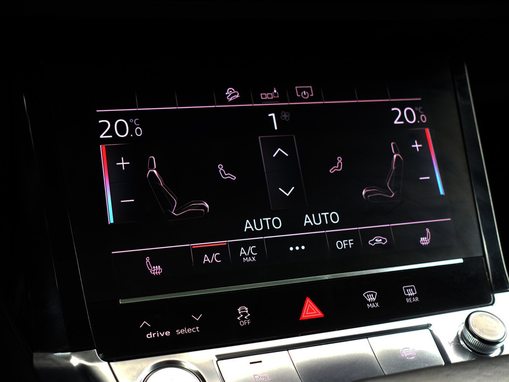 
Audi e-tron e-tron 50 quattro S edition plus 71 kWh- Panodak, Memory, Carplay, Xenon Led, Luchtvering, Leder Interieur vol									