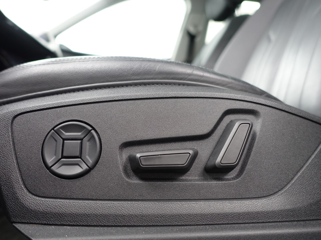 
Audi e-tron e-tron 50 quattro S edition plus 71 kWh- Panodak, Memory, Carplay, Xenon Led, Luchtvering, Leder Interieur vol									