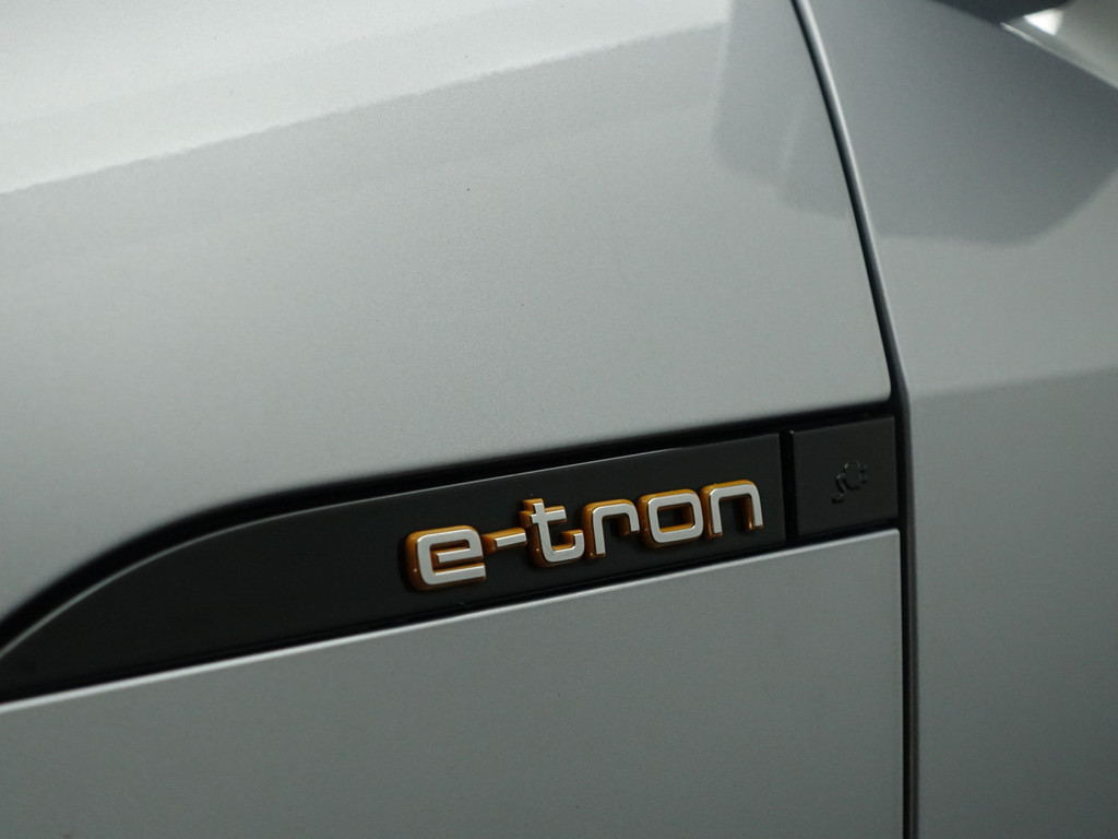 
Audi e-tron e-tron 50 quattro S edition plus 71 kWh- Panodak, Memory, Carplay, Xenon Led, Luchtvering, Leder Interieur vol									