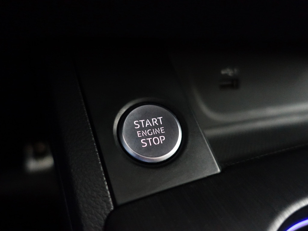 
								Audi A5 Sportback 40 TFSI S Line Aut- Panoramadak, Sfeerverlichting, Xenon Led, Dynamic Select, Keyless, Sport Leder Interieur vol									