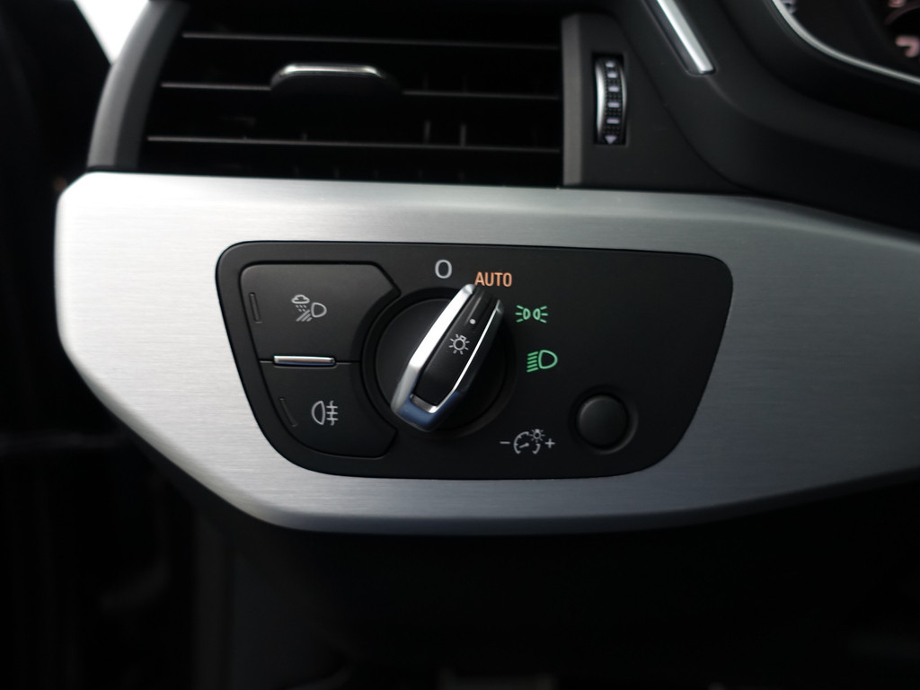 
								Audi A5 Sportback 40 TFSI S Line Aut- Panoramadak, Sfeerverlichting, Xenon Led, Dynamic Select, Keyless, Sport Leder Interieur vol									