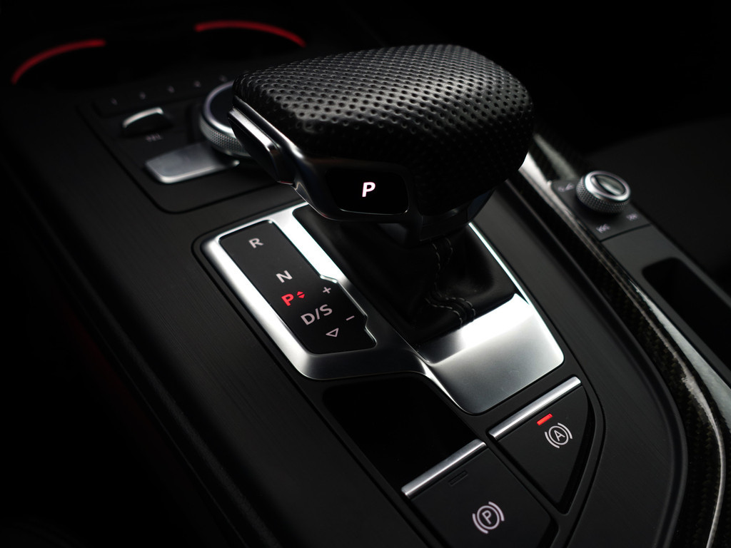 
								Audi A5 Sportback 35 TFSI S Competition Aut- Carbon, Sfeerverlichting, Virtual Cockpit, Dynamic Select, Xenon Led, Leder Sport Interieur vol									