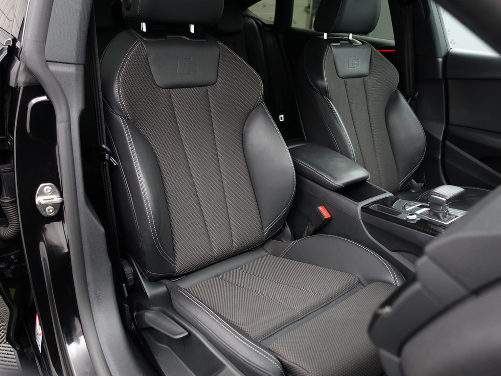 
								Audi A5 Sportback 35 TFSI S Competition Aut- Carbon, Sfeerverlichting, Virtual Cockpit, Dynamic Select, Xenon Led, Leder Sport Interieur vol									