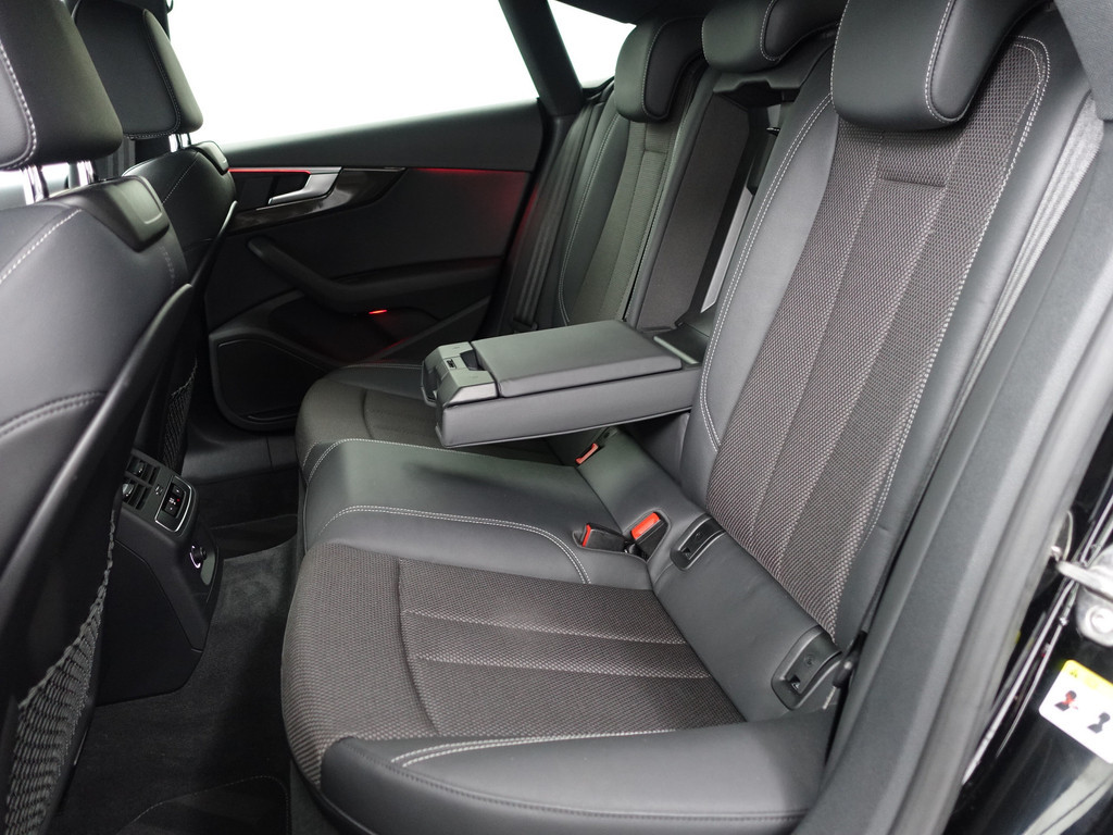 
								Audi A5 Sportback 35 TFSI S Competition Aut- Carbon, Sfeerverlichting, Virtual Cockpit, Dynamic Select, Xenon Led, Leder Sport Interieur vol									