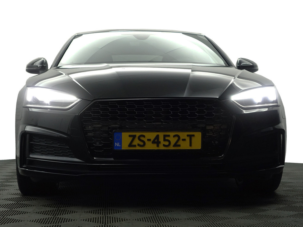 
								Audi A5 Sportback 35 TFSI S Competition Aut- Carbon, Sfeerverlichting, Virtual Cockpit, Dynamic Select, Xenon Led, Leder Sport Interieur vol									
