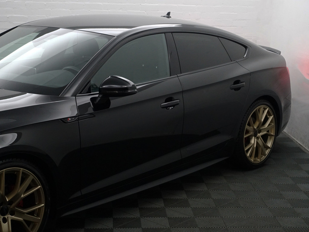 
								Audi A5 Sportback 35 TFSI S Competition Aut- Carbon, Sfeerverlichting, Virtual Cockpit, Dynamic Select, Xenon Led, Leder Sport Interieur vol									