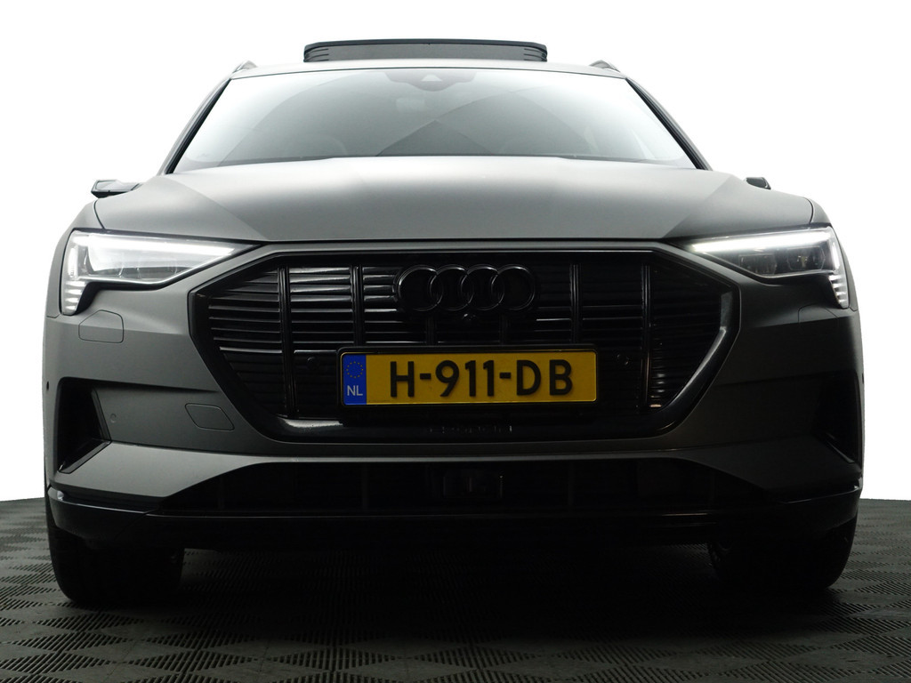 
Audi e-tron e-tron 55 quattro S Competition 95 kWh- Camera Spiegels, Panoramadak, Bang Olufsen, Sfeerverlichting, Memory vol									
