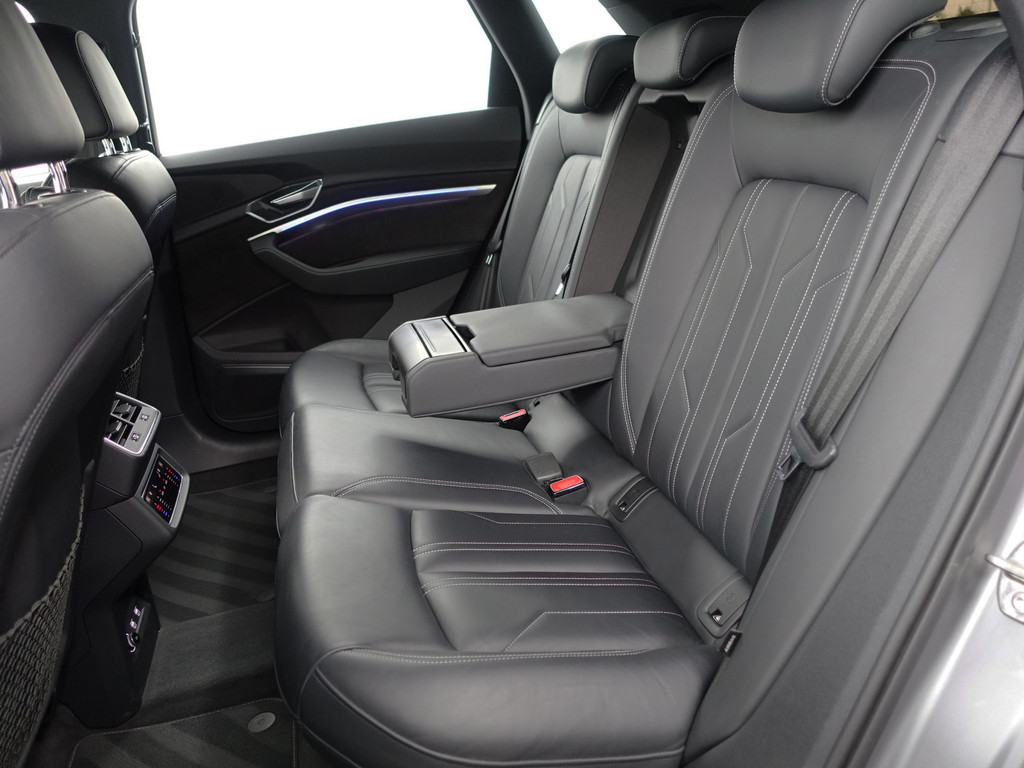 
Audi e-tron e-tron 55 quattro advanced Pro Line Plus 95 kWh- Camera Spiegels, Panoramadak, Bang Olufsen, Memory, Sfeerverlichting vol									