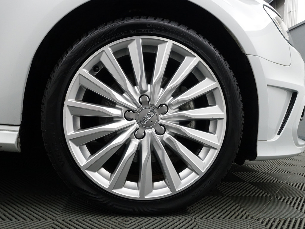 
Audi A3 Sportback 1.4 e-tron PHEV Pro Line plus Aut- Nap 99dkm, Panoramadak, Xenon Led, Keyless, Standkachel, Dynamic Select vol									