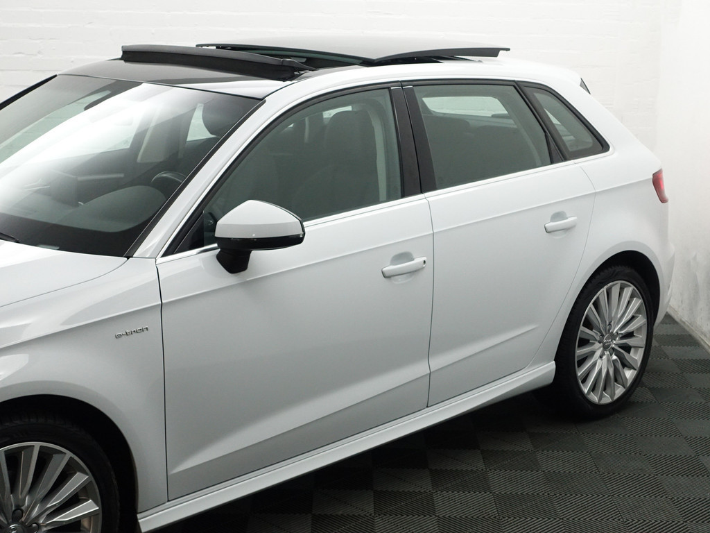 
Audi A3 Sportback 1.4 e-tron PHEV Pro Line plus Aut- Nap 99dkm, Panoramadak, Xenon Led, Keyless, Standkachel, Dynamic Select vol									