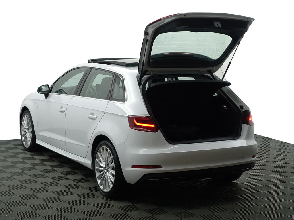 
Audi A3 Sportback 1.4 e-tron PHEV Pro Line plus Aut- Nap 99dkm, Panoramadak, Xenon Led, Keyless, Standkachel, Dynamic Select vol									