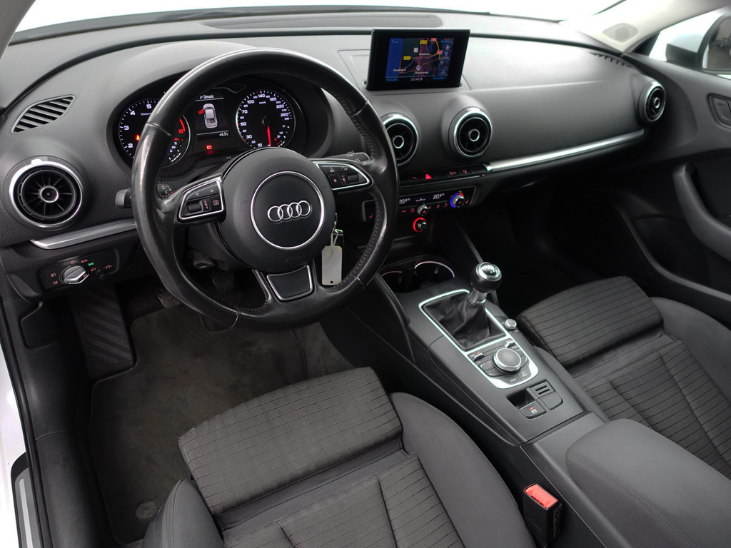 
								Audi A3 Limousine 1.4 TFSI Pro Line S- Panoramadak, Dynamic Select, Stoelverwarming, Park Assist, Xenon Led, Sport Interieur vol									