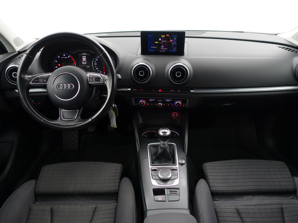 
								Audi A3 Limousine 1.4 TFSI Pro Line S- Panoramadak, Dynamic Select, Stoelverwarming, Park Assist, Xenon Led, Sport Interieur vol									