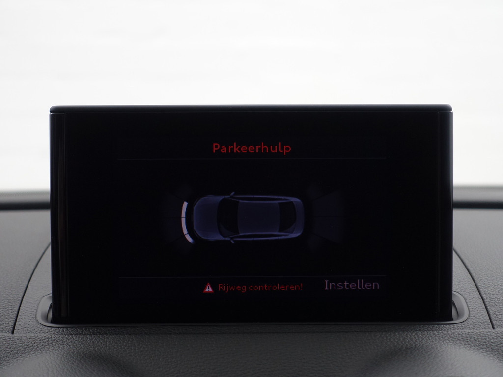 
								Audi A3 Limousine 1.4 TFSI Pro Line S- Panoramadak, Dynamic Select, Stoelverwarming, Park Assist, Xenon Led, Sport Interieur vol									