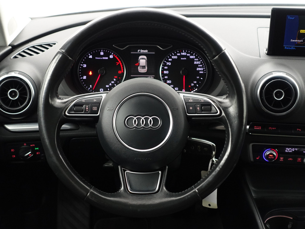 
								Audi A3 Limousine 1.4 TFSI Pro Line S- Panoramadak, Dynamic Select, Stoelverwarming, Park Assist, Xenon Led, Sport Interieur vol									