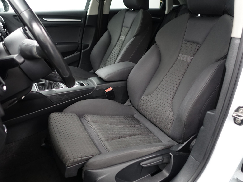 
								Audi A3 Limousine 1.4 TFSI Pro Line S- Panoramadak, Dynamic Select, Stoelverwarming, Park Assist, Xenon Led, Sport Interieur vol									