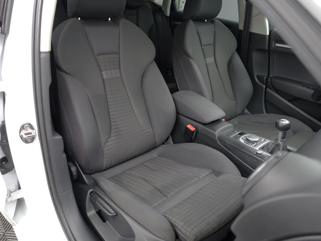 
								Audi A3 Limousine 1.4 TFSI Pro Line S- Panoramadak, Dynamic Select, Stoelverwarming, Park Assist, Xenon Led, Sport Interieur vol									