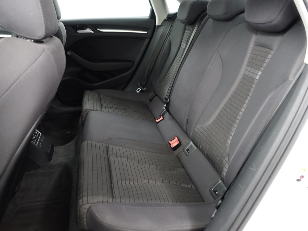 
								Audi A3 Limousine 1.4 TFSI Pro Line S- Panoramadak, Dynamic Select, Stoelverwarming, Park Assist, Xenon Led, Sport Interieur vol									