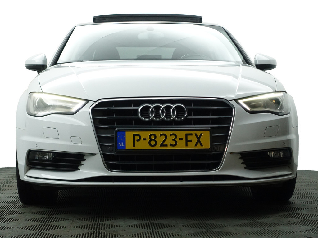
								Audi A3 Limousine 1.4 TFSI Pro Line S- Panoramadak, Dynamic Select, Stoelverwarming, Park Assist, Xenon Led, Sport Interieur vol									