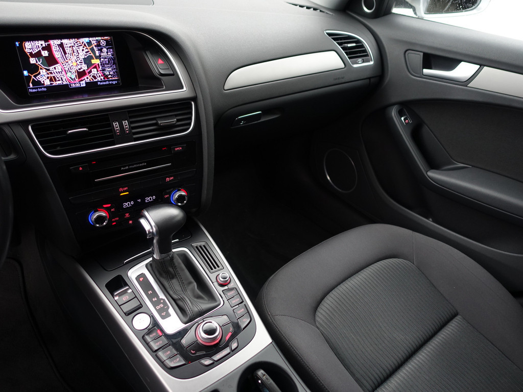 
								Audi A4 Avant 1.8 TFSI S-line Aut- Bang Olufsen, Keyless, Park Assist, Elektrisch verstelbare stoelen, Xenon Led vol									