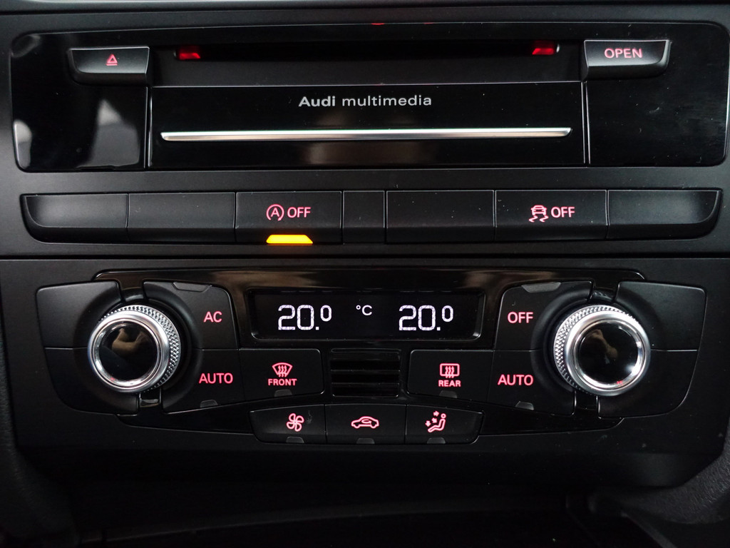 
								Audi A4 Avant 1.8 TFSI S-line Aut- Bang Olufsen, Keyless, Park Assist, Elektrisch verstelbare stoelen, Xenon Led vol									