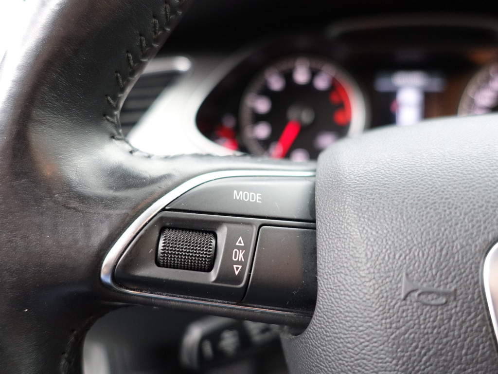 
								Audi A4 Avant 1.8 TFSI S-line Aut- Bang Olufsen, Keyless, Park Assist, Elektrisch verstelbare stoelen, Xenon Led vol									