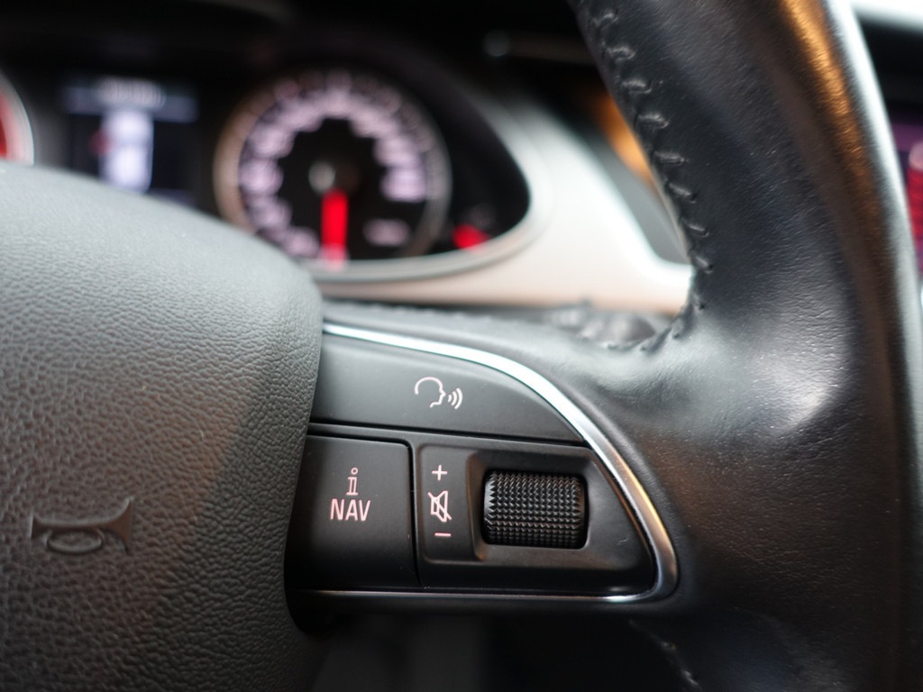 
								Audi A4 Avant 1.8 TFSI S-line Aut- Bang Olufsen, Keyless, Park Assist, Elektrisch verstelbare stoelen, Xenon Led vol									