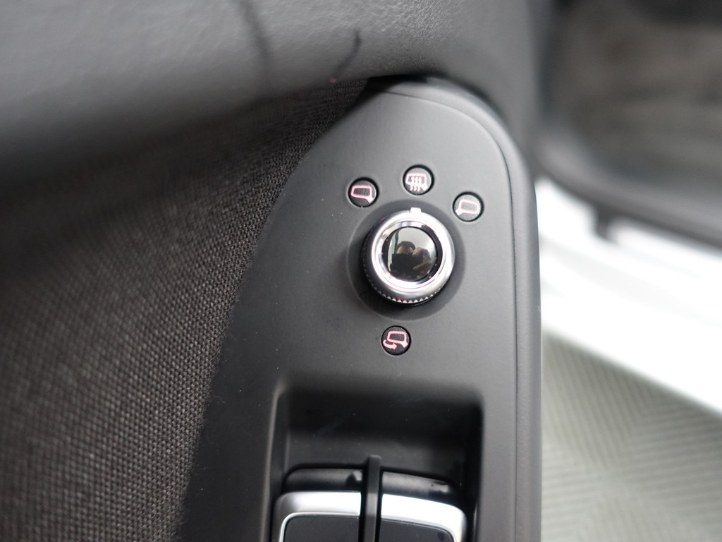 
								Audi A4 Avant 1.8 TFSI S-line Aut- Bang Olufsen, Keyless, Park Assist, Elektrisch verstelbare stoelen, Xenon Led vol									