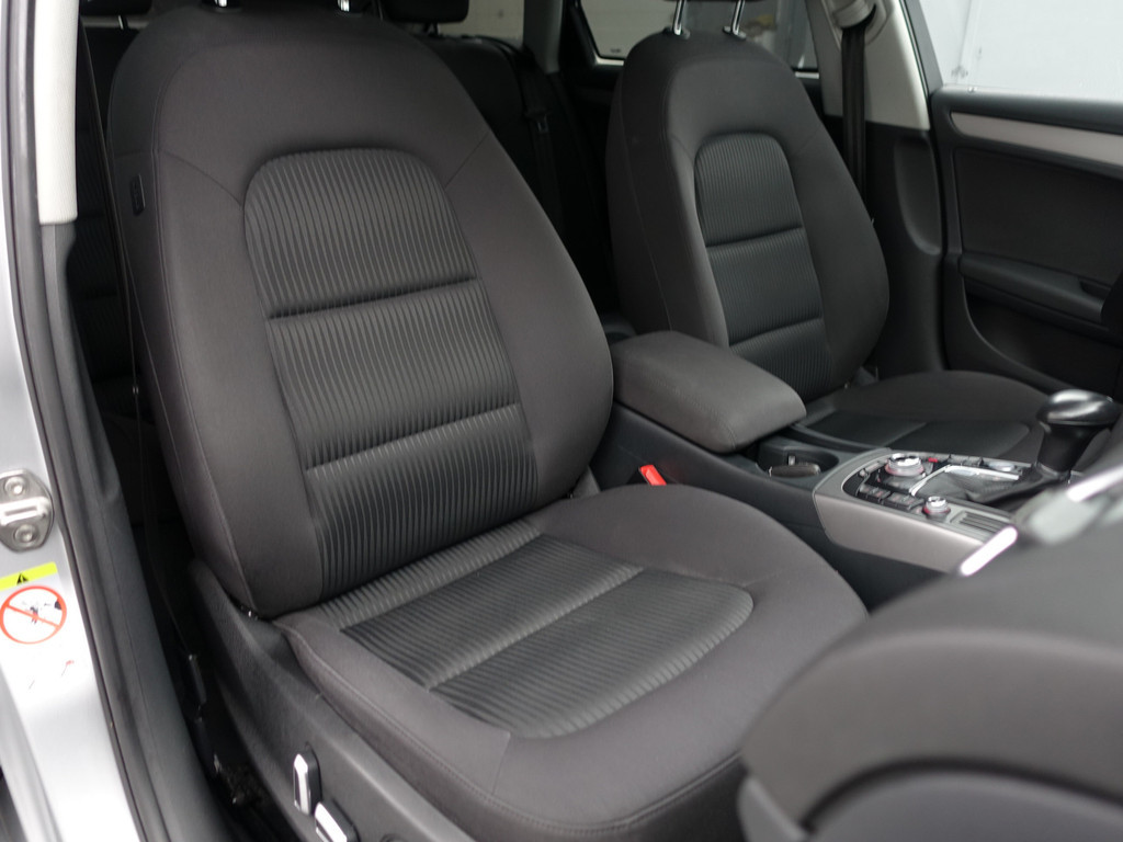 
								Audi A4 Avant 1.8 TFSI S-line Aut- Bang Olufsen, Keyless, Park Assist, Elektrisch verstelbare stoelen, Xenon Led vol									