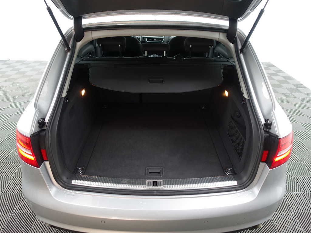 
								Audi A4 Avant 1.8 TFSI S-line Aut- Bang Olufsen, Keyless, Park Assist, Elektrisch verstelbare stoelen, Xenon Led vol									