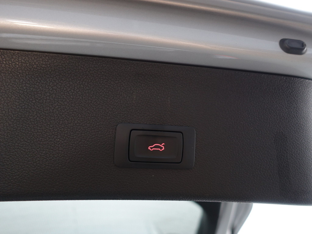 
								Audi A4 Avant 1.8 TFSI S-line Aut- Bang Olufsen, Keyless, Park Assist, Elektrisch verstelbare stoelen, Xenon Led vol									