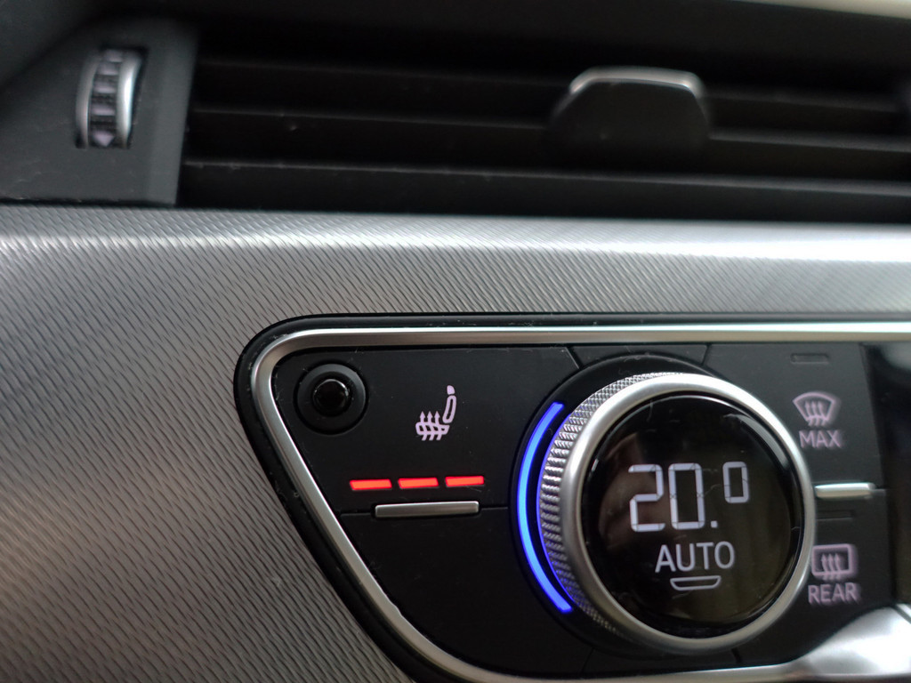 
Audi A4 Avant 1.4 TFSI S-line Aut- Sport Leder, Ada Cruise, Xenon Led, Park Assist, Stoelverwarming vol									