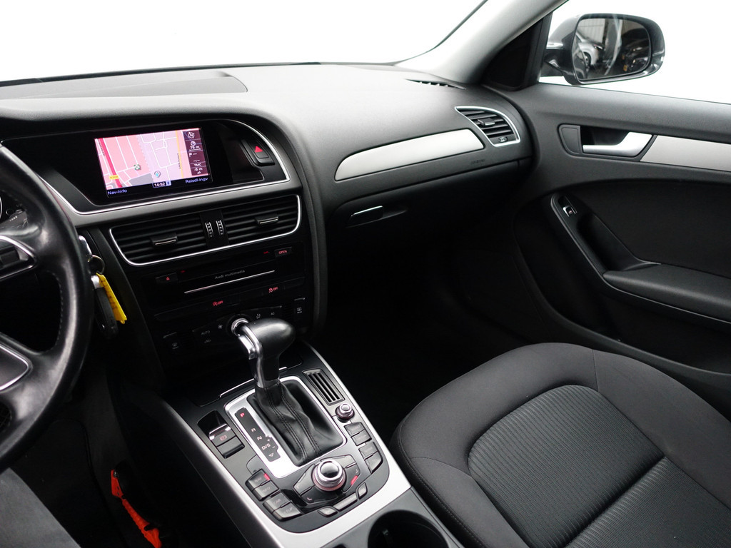 
Audi A4 Limousine 1.8 TFSI 170pk S-line Aut- Xenon Led, Navi, Park Assist, Cruise, Clima vol									