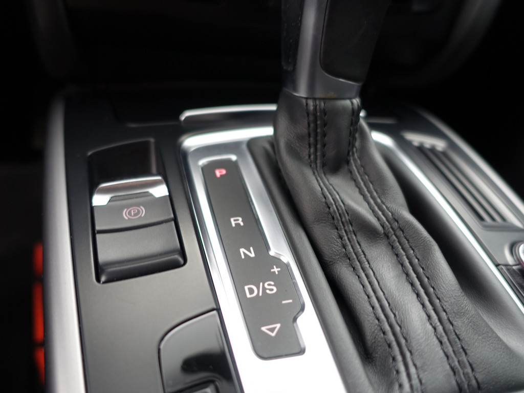 
Audi A4 Limousine 1.8 TFSI 170pk S-line Aut- Xenon Led, Navi, Park Assist, Cruise, Clima vol									