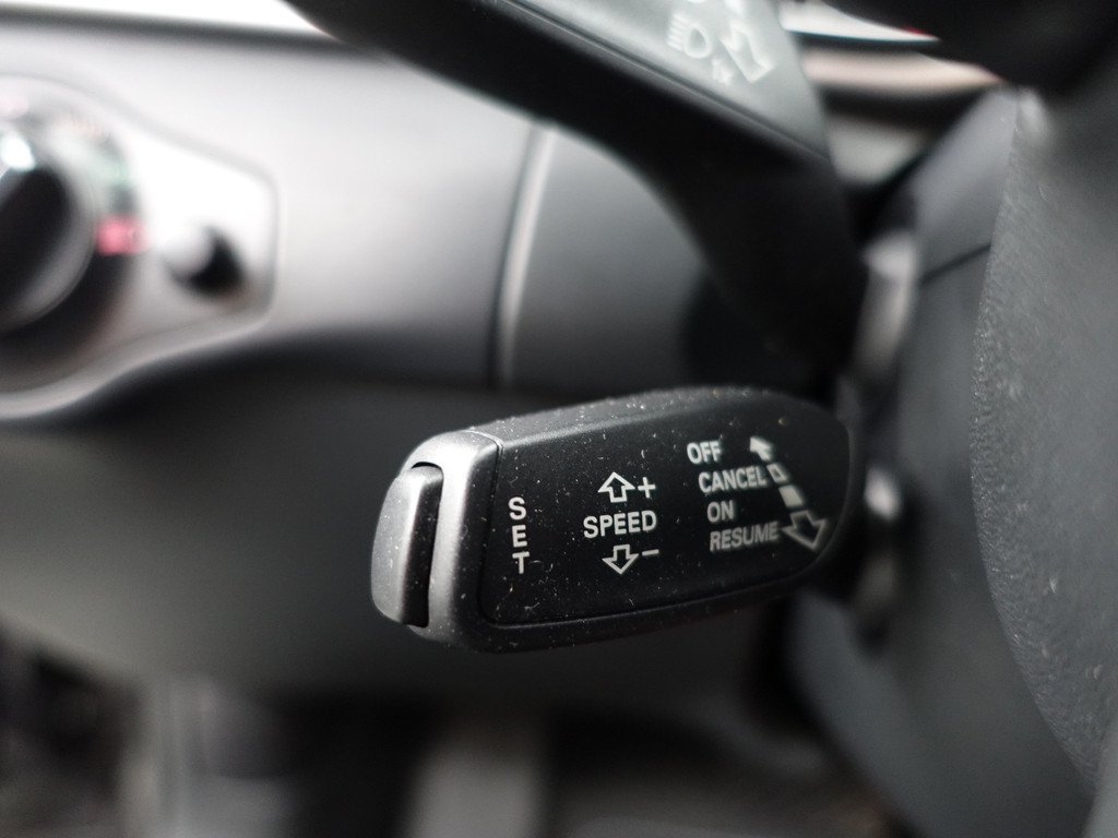 
Audi A4 Limousine 1.8 TFSI 170pk S-line Aut- Xenon Led, Navi, Park Assist, Cruise, Clima vol									