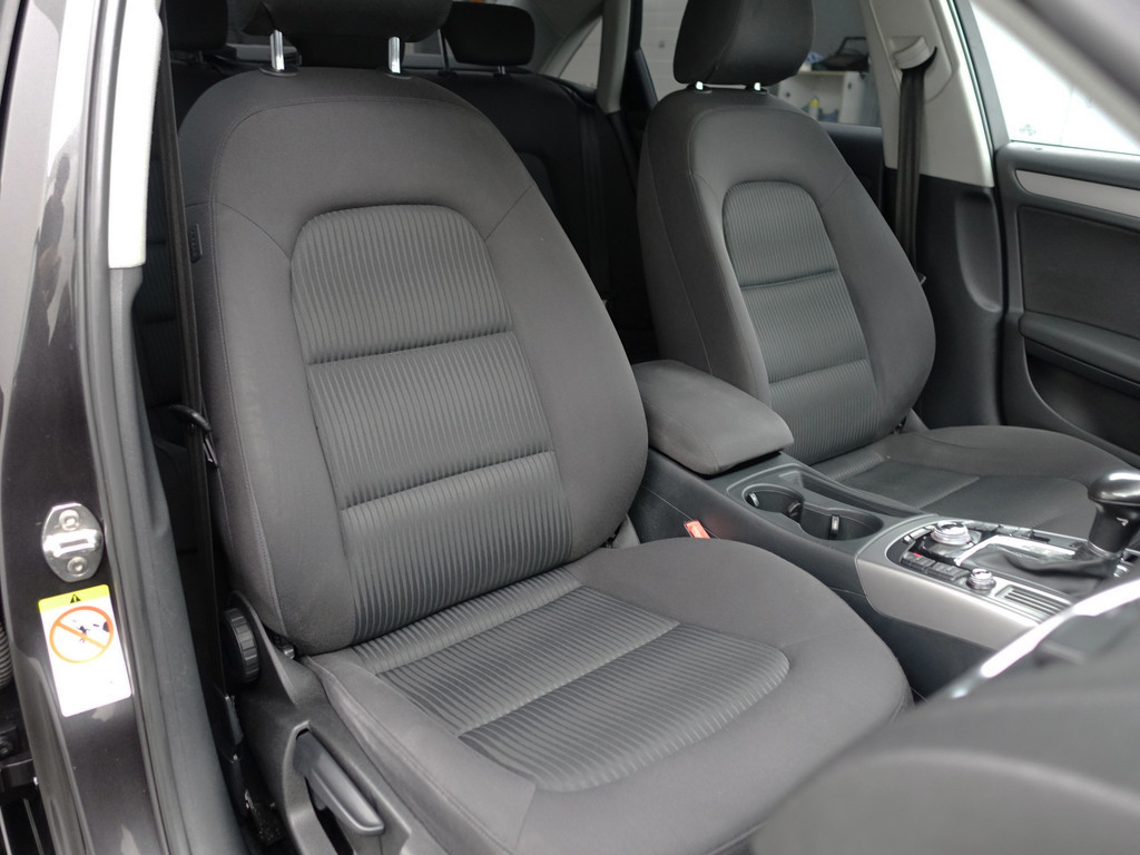 
Audi A4 Limousine 1.8 TFSI 170pk S-line Aut- Xenon Led, Navi, Park Assist, Cruise, Clima vol									