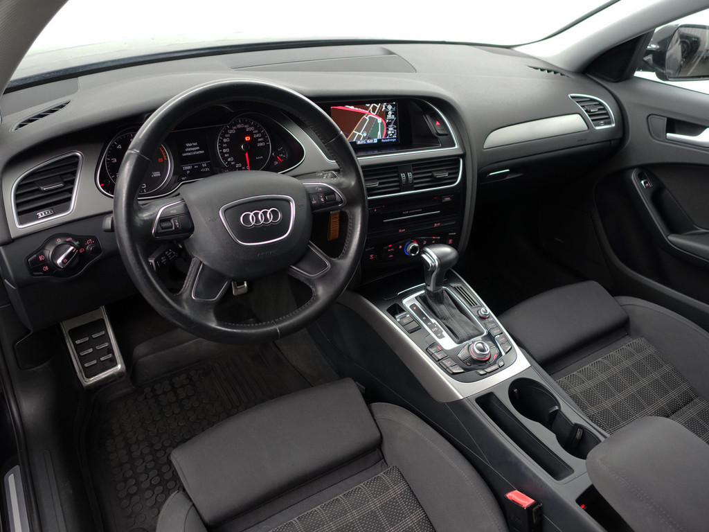 
Audi A4 Avant 1.8 TFSI 170pk S Line Aut- Xenon Led, Sport Interieur, Park Assist, Navi, Trekhaak, Privacy Glass vol									