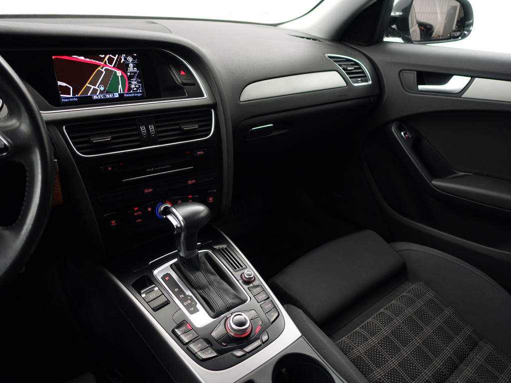 
Audi A4 Avant 1.8 TFSI 170pk S Line Aut- Xenon Led, Sport Interieur, Park Assist, Navi, Trekhaak, Privacy Glass vol									