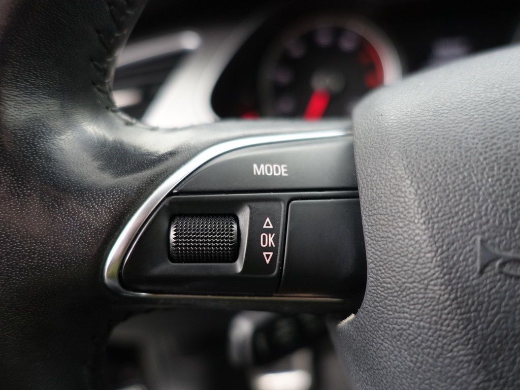 
Audi A4 Avant 1.8 TFSI 170pk S Line Aut- Xenon Led, Sport Interieur, Park Assist, Navi, Trekhaak, Privacy Glass vol									