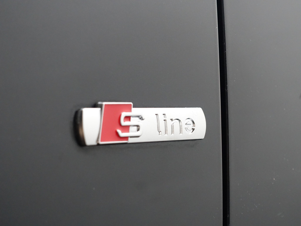 
Audi A4 Avant 1.8 TFSI 170pk S Line Aut- Xenon Led, Sport Interieur, Park Assist, Navi, Trekhaak, Privacy Glass vol									