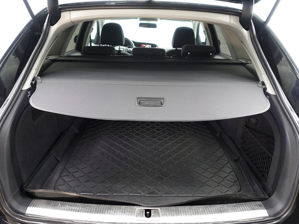 
Audi A4 Avant 1.8 TFSI 170pk S Line Aut- Xenon Led, Sport Interieur, Park Assist, Navi, Trekhaak, Privacy Glass vol									