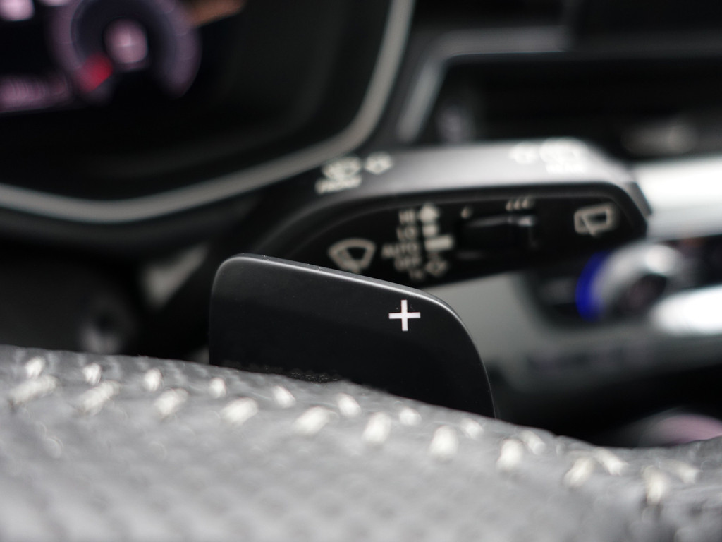 
Audi A4 Avant 35 TFSI S Line Black Optic Aut- Xenon Led, Keyless, Dynamic Select, Sport Leder Interieur, Virtual Cockpit vol									