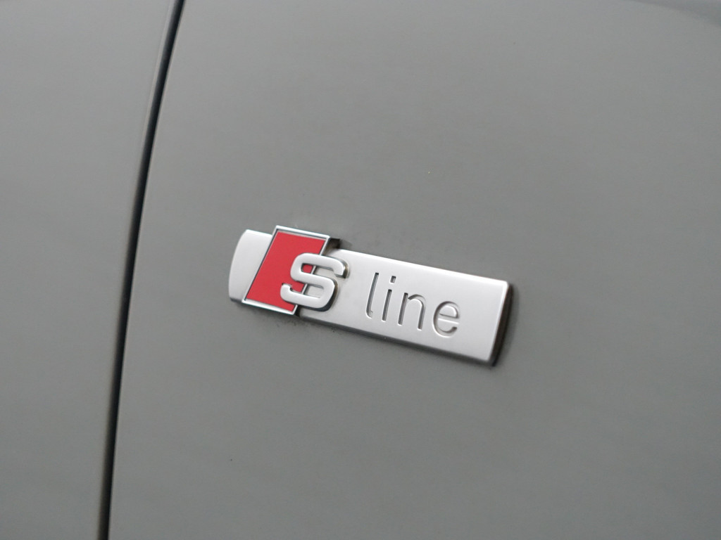 
Audi A4 Avant 35 TFSI S Line Black Optic Aut- Xenon Led, Keyless, Dynamic Select, Sport Leder Interieur, Virtual Cockpit vol									