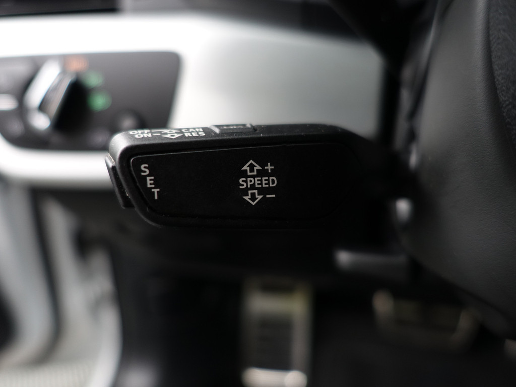 
Audi A4 Avant 1.4 TFSI S Line Black Optic Aut- Panoramadak, Sfeerverlichting, Xenon Led, Keyless, Dynamic Select, Stoelverwarming vol									