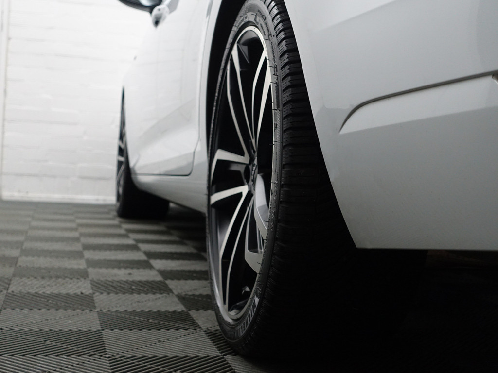 
Audi A4 Avant 1.4 TFSI S Line Black Optic Aut- Panoramadak, Sfeerverlichting, Xenon Led, Keyless, Dynamic Select, Stoelverwarming vol									