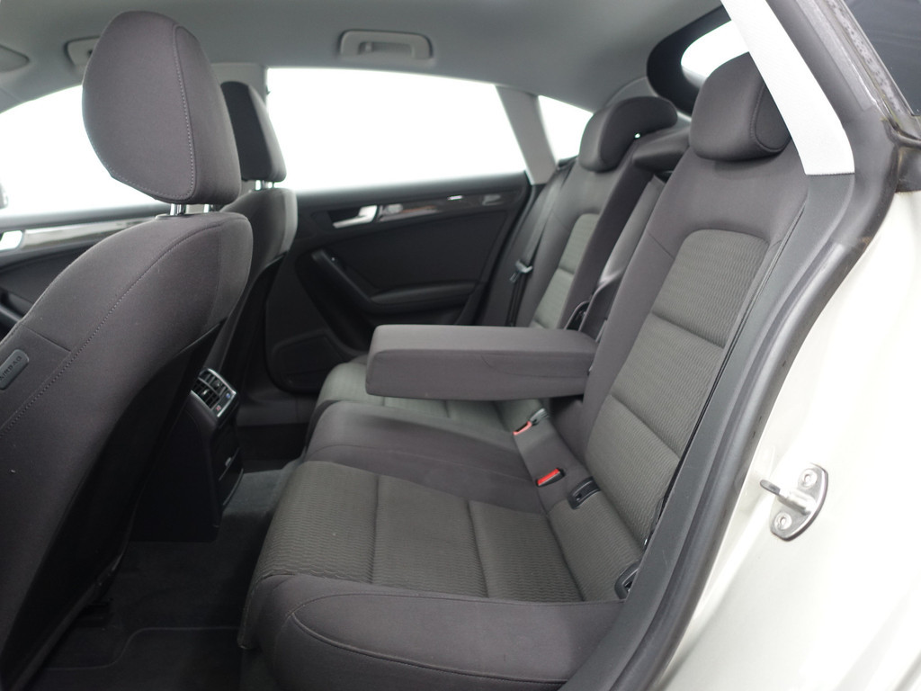 
Audi A5 Sportback 1.8 TFSI 170Pk S-Line Aut- Xenon Led, Navi, Cruise, Clima, Park Assist, Carbon Pakket vol									