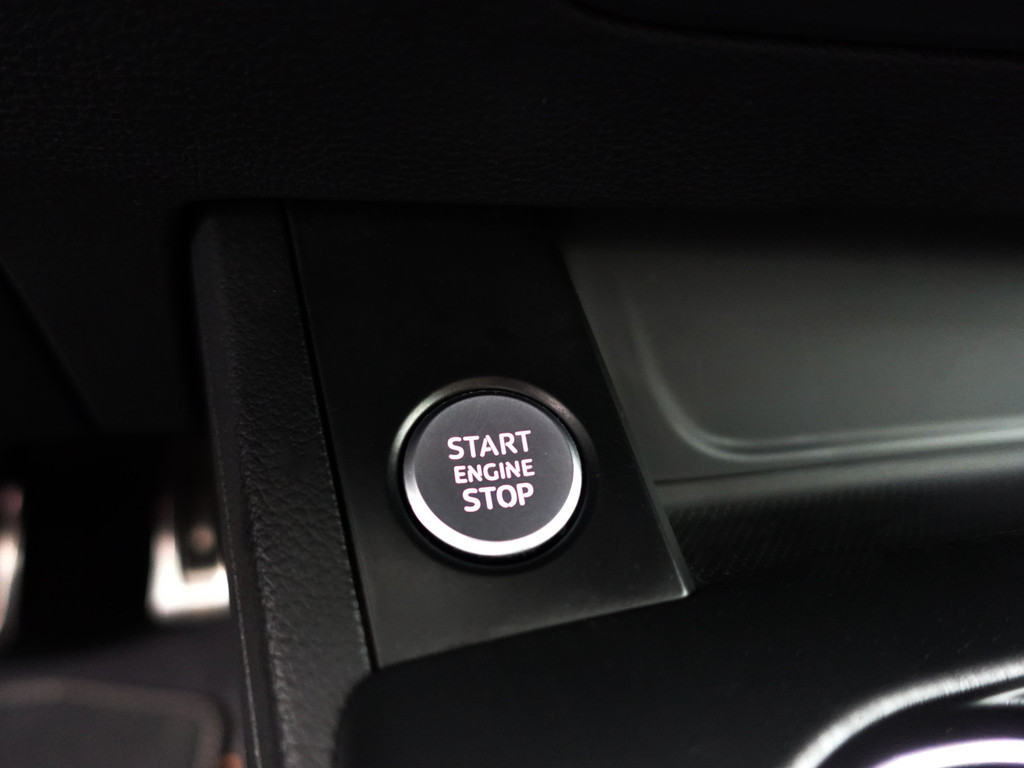 
Audi A5 Coupé 40 TFSI S line Black Optic Aut- Xenon Led, Dynamic Select, Keyless, Sfeerverlichting, Navi, Park Assist vol									