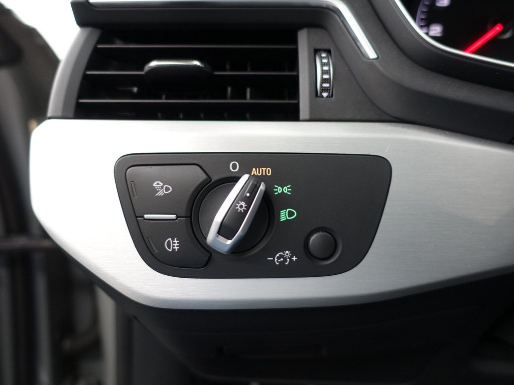 
Audi A5 Coupé 40 TFSI S line Black Optic Aut- Xenon Led, Dynamic Select, Keyless, Sfeerverlichting, Navi, Park Assist vol									